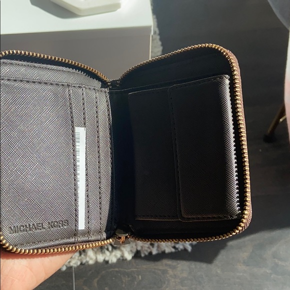 Michael kors wallet - Picture 3 of 3